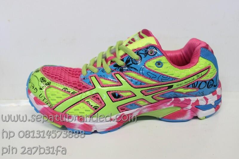 sepatu vans,asics tiger,nike,macbeth,converse,zara,toms,crocs,puma,reebok,adidas