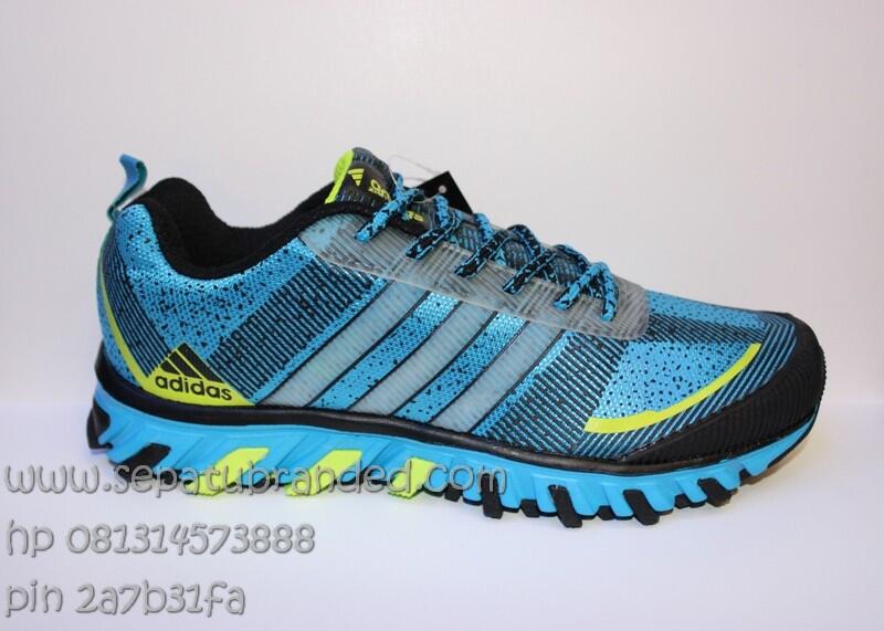 sepatu vans,asics tiger,nike,macbeth,converse,zara,toms,crocs,puma,reebok,adidas