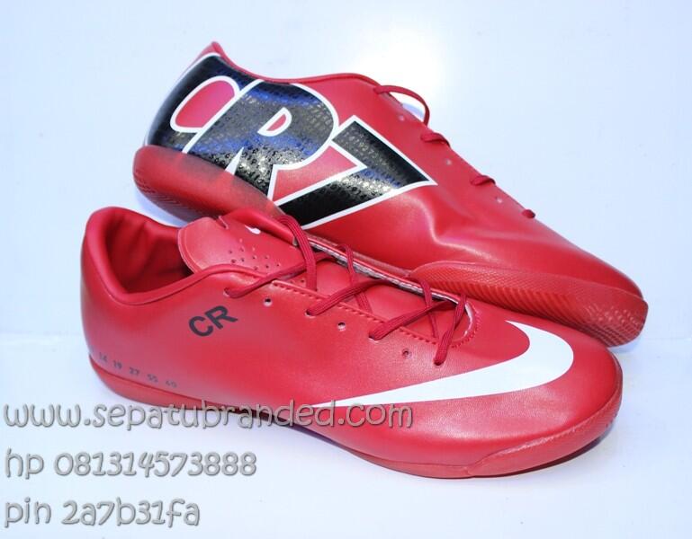 sepatu vans,asics tiger,nike,macbeth,converse,zara,toms,crocs,puma,reebok,adidas