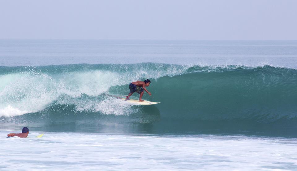 9 Lokasi favorit Olahraga SURFING / SELANCAR di BANTEN - dekat dari JAKARTA (PICT ++)