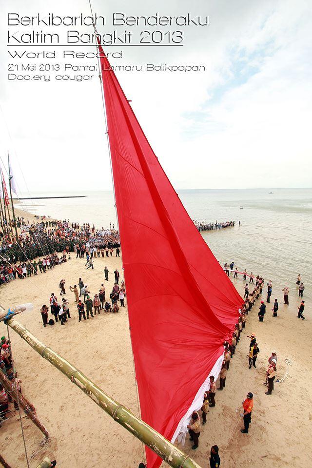 Bendera Merah Putih Berukuran 1.000 M2 Pecahkan Rekor Dunia