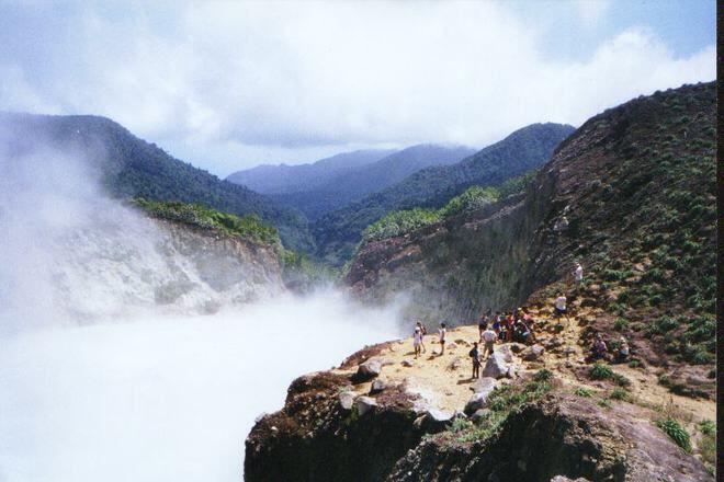 Ngerii~ Danau Indah nan Berbahaya