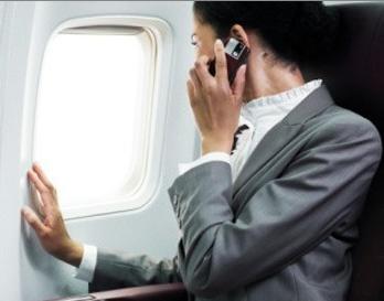Mengapa Tidak Boleh Menyalakan Handphone di Pesawat?