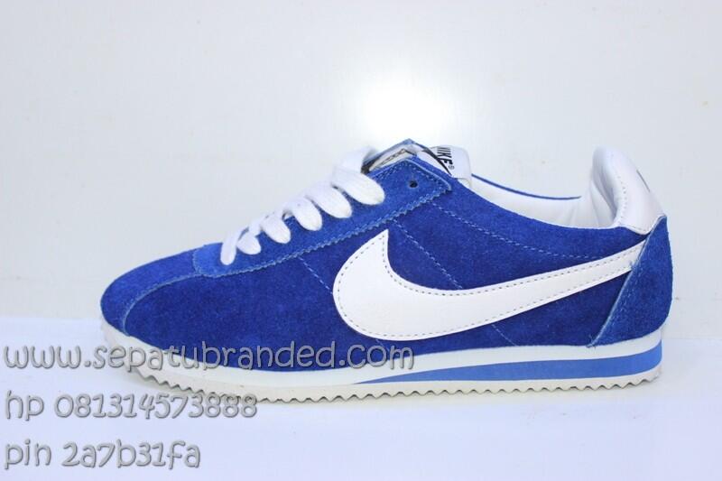 sepatu vans,asics tiger,nike,macbeth,converse,zara,toms,crocs,puma,reebok,adidas