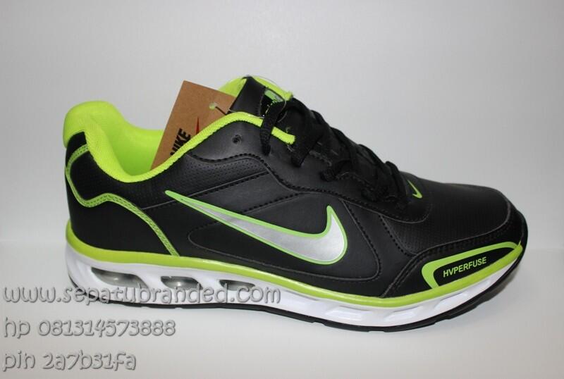 sepatu vans,asics tiger,nike,macbeth,converse,zara,toms,crocs,puma,reebok,adidas