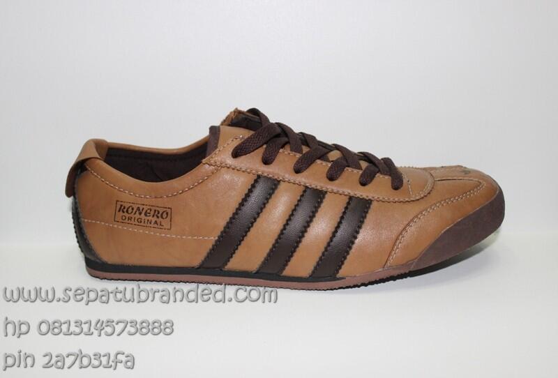 sepatu vans,asics tiger,nike,macbeth,converse,zara,toms,crocs,puma,reebok,adidas