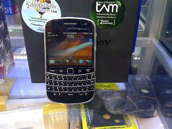 JUAL HENDPHONE,IPHONE,IPAD,CAMERA,LAPTOP AMAN DAN TERPERCAYA
