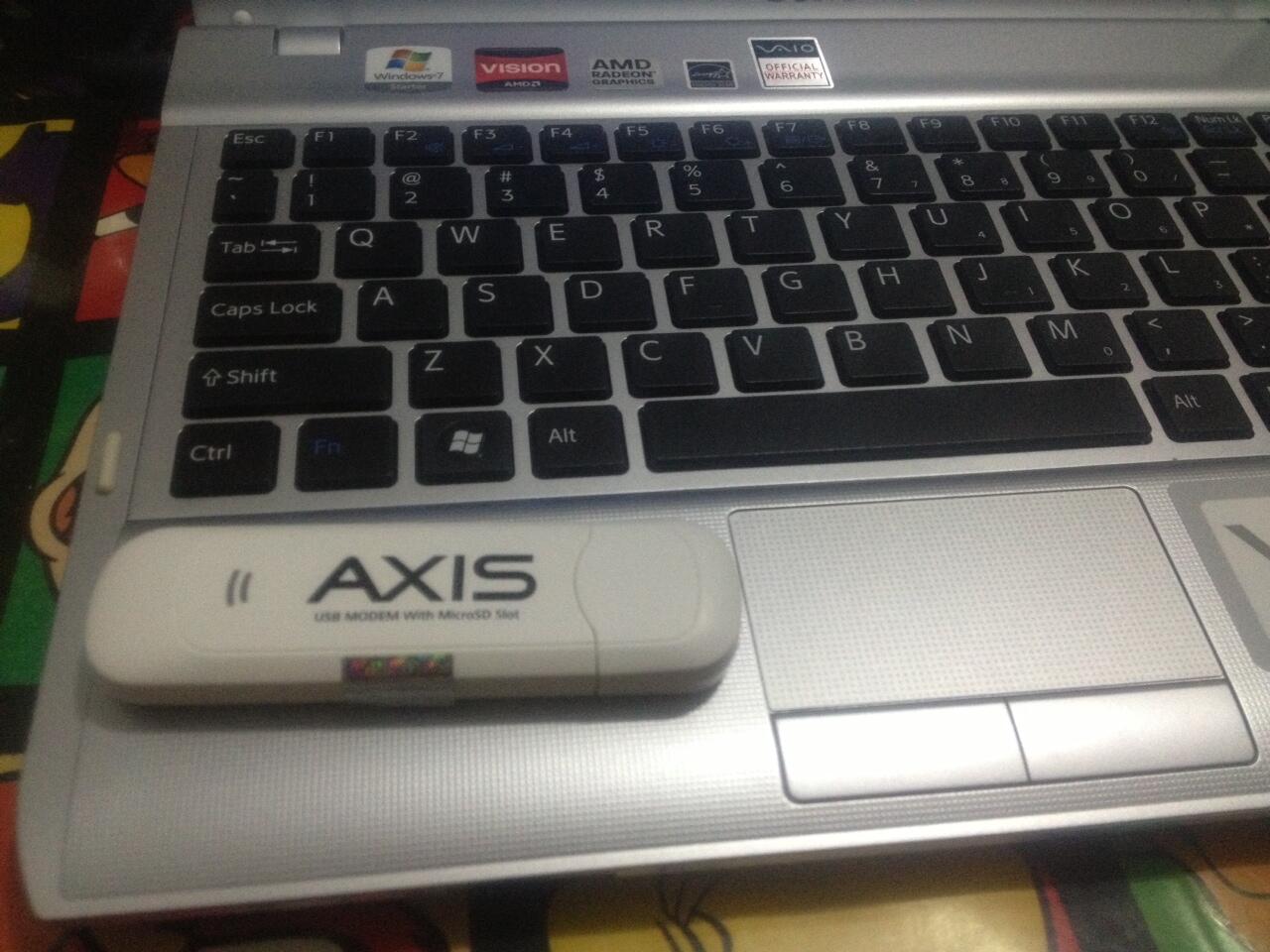 WTS netbook sony vaio type Y series AMD E350 . kondisi barang bagus . SUPER MULUS