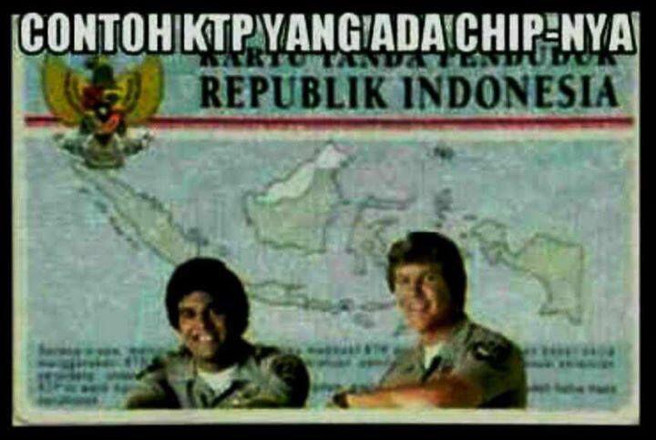 contoh E-KTP yang asli ada CHIP gan (yang lahir tahun 80an pasti tau)
