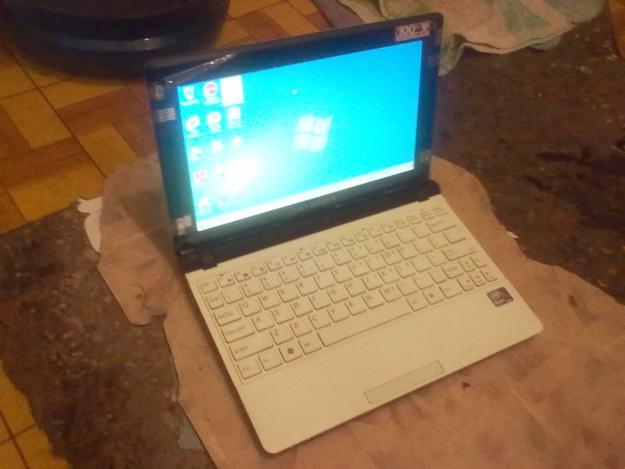 Netbook SMK Mugen gan masih mulus baget gan...