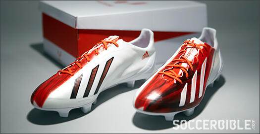 3 Sepatu terbaru Pesepak Bola Dunia