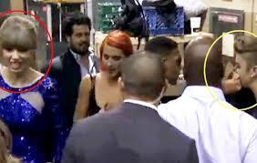 ARTIS INI JIJIK LIAT SELENA GOMEZ DAN JUSTIN BIEBER CIUMAN &#91;NO BB&#93;