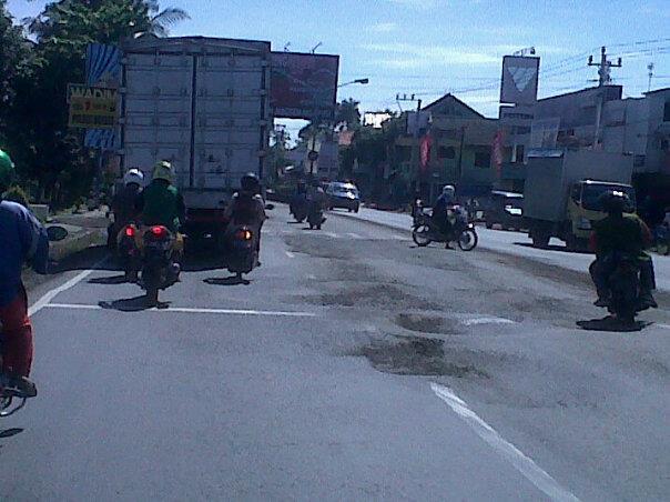 Jalan Raya Brebes Rusak Parah (Hati-Hati gan yg melintas di jalan pantura brebes)