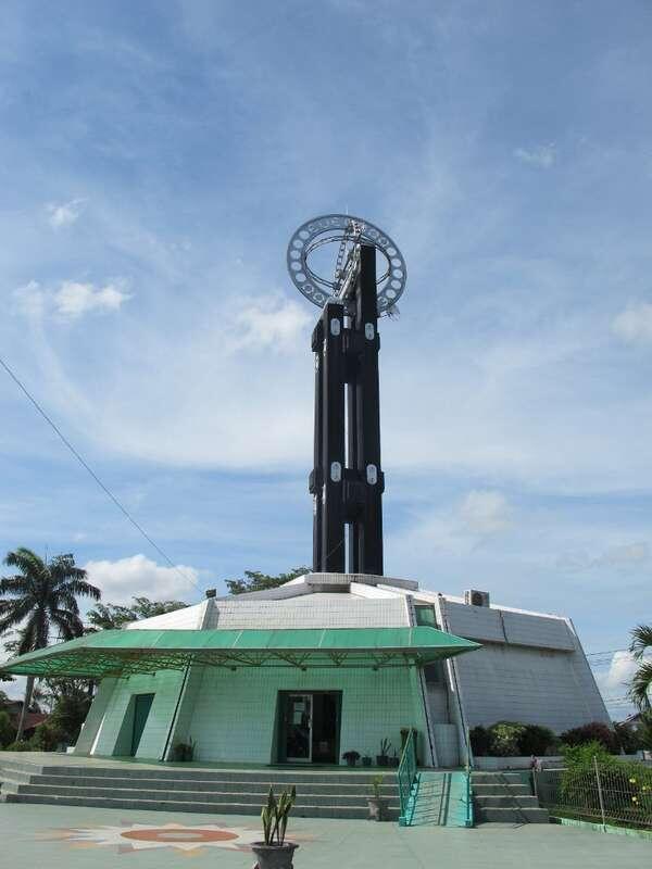 Tugu Khatulistiwa Pontianak Yang Asli