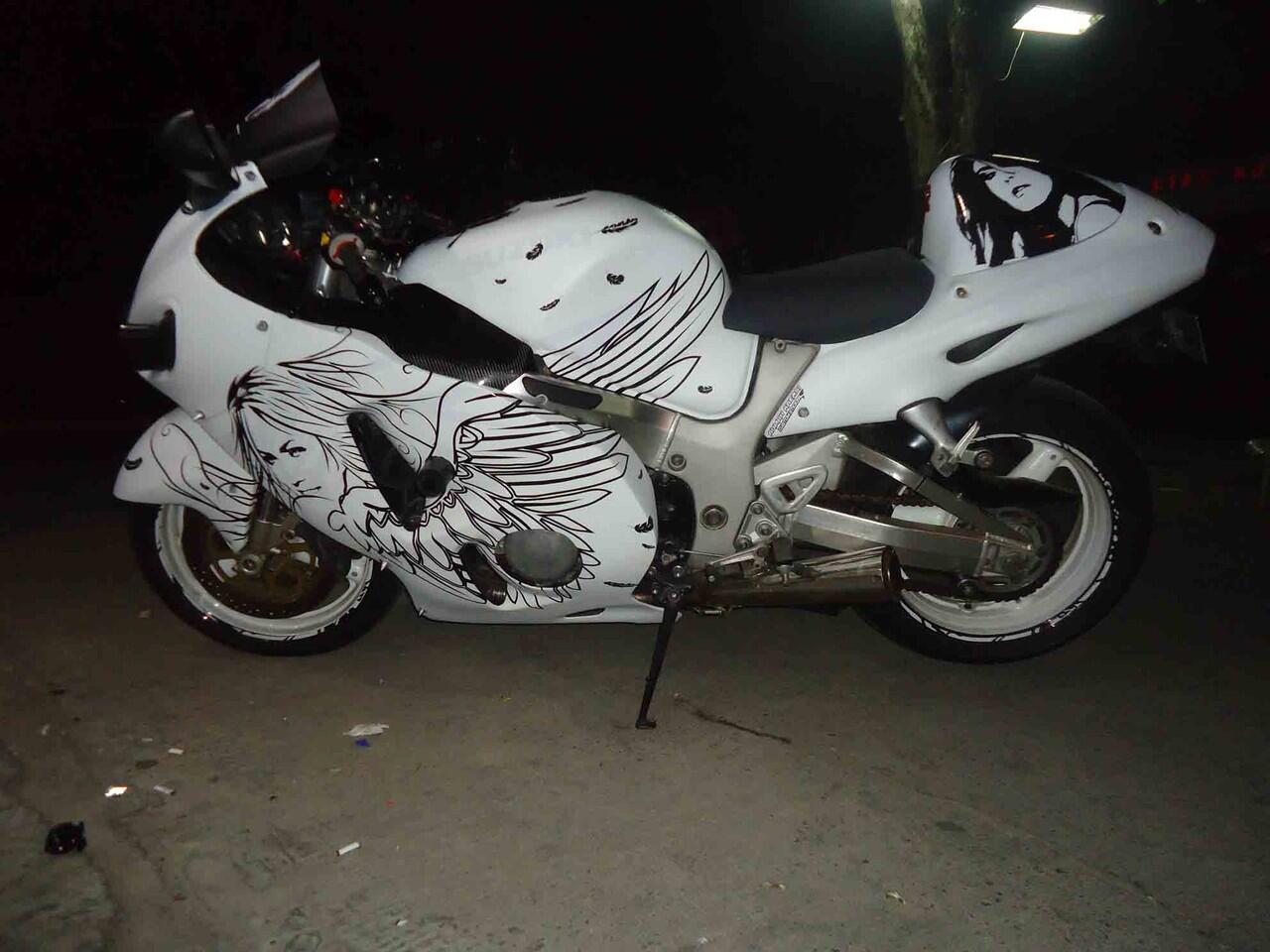 Terjual WRAP CUTTING STICKER MOGE CBR NINJA VIXION MOGE KASKUS