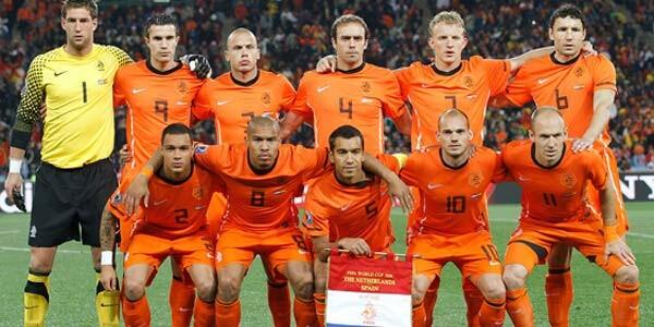 Van Gaal : Pastikan Bawa Bintang Timnas Belanda Ke Indonesia