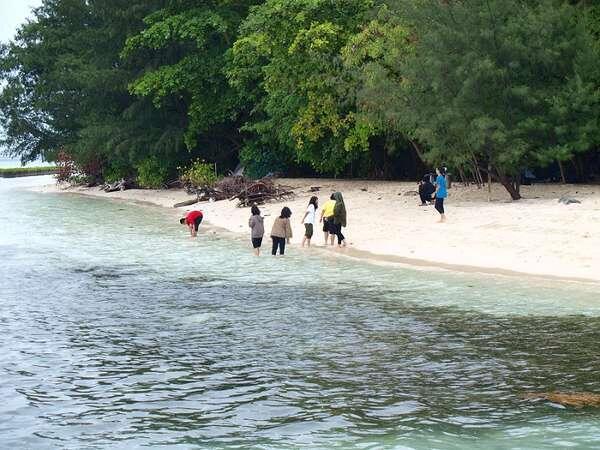 Uji Nyali, Coba Kemping di 4 Pulau Kosong Ini