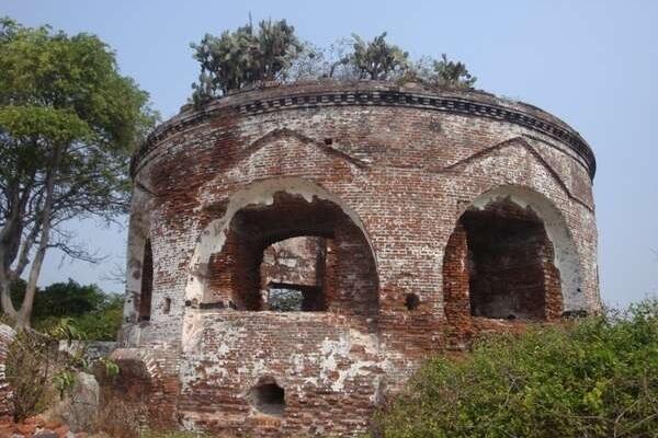 Uji Nyali, Coba Kemping di 4 Pulau Kosong Ini