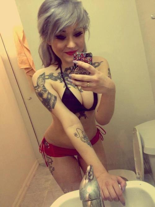 liat tatto nya gan jangan yang lain , ingat jangan yang lain !
