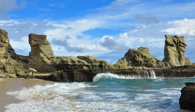 PANTAI KLAYAR KOTA PACITAN