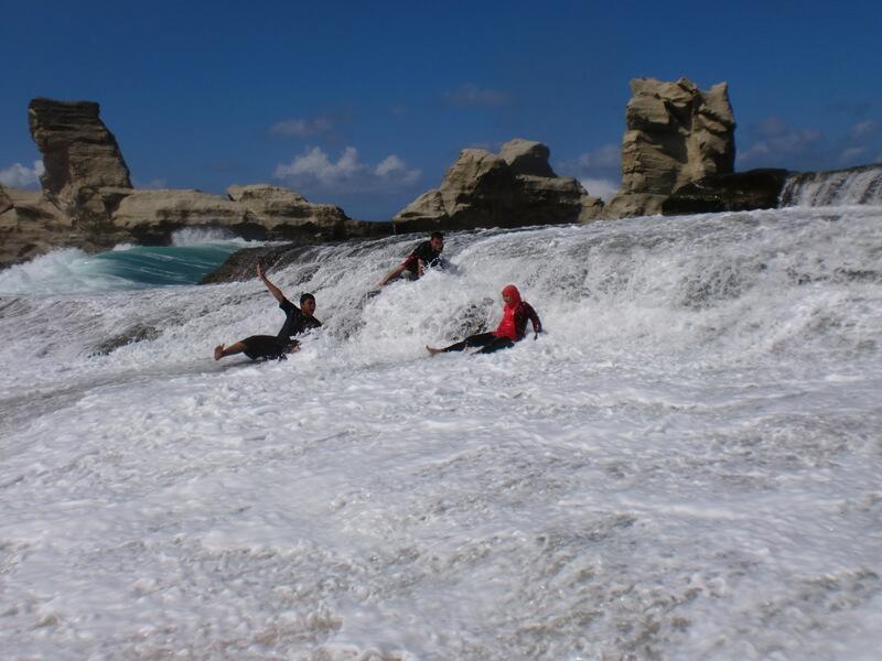 PANTAI KLAYAR KOTA PACITAN
