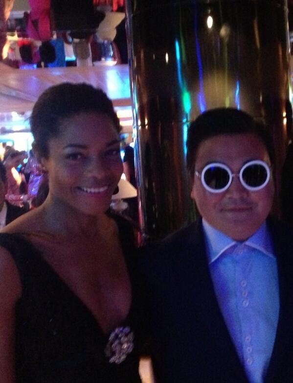 whoa PSY punya kembaran gan!!