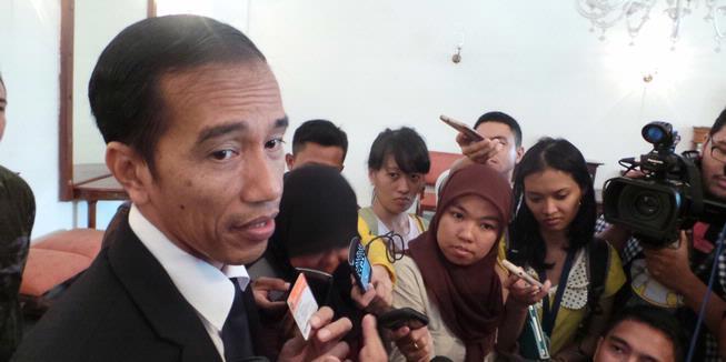 Kumpulkan Tanda Tangan, DPRD Ancam Copot Jokowi