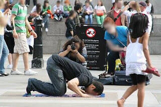 Subbhanallaah ...penampakan ketika Sholat!!!!