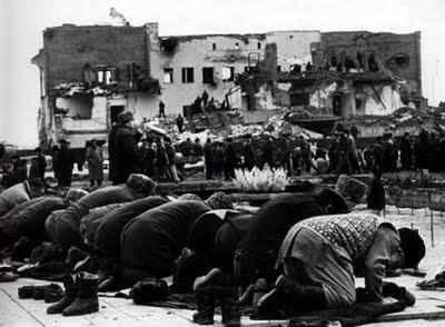 Subbhanallaah ...penampakan ketika Sholat!!!!