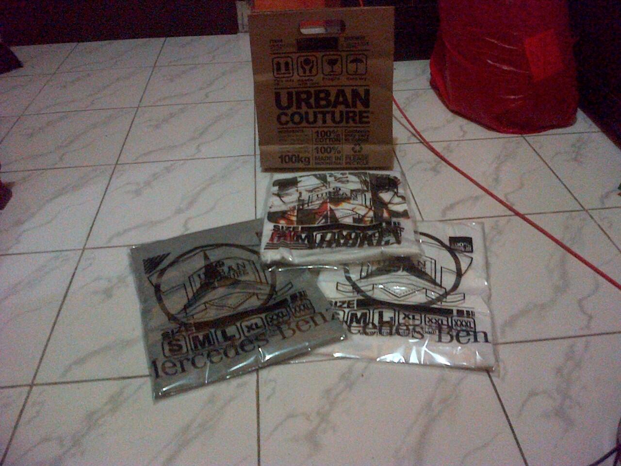 KAOS DISTRO AC MILAN LIVERPOOL BARCELONA AS ROMA MUNCHEN {READY STOCK} MURAH BGT !!!