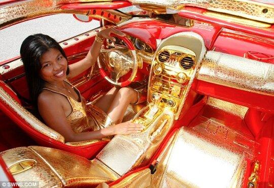 Mobil Super Mewah Mercedes Lapis Emas Seharga 100 Milyar !