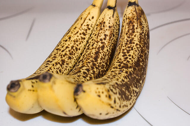 Pisang matang berkulit bercak-bercak ternyata dapat ampuh melawan kanker