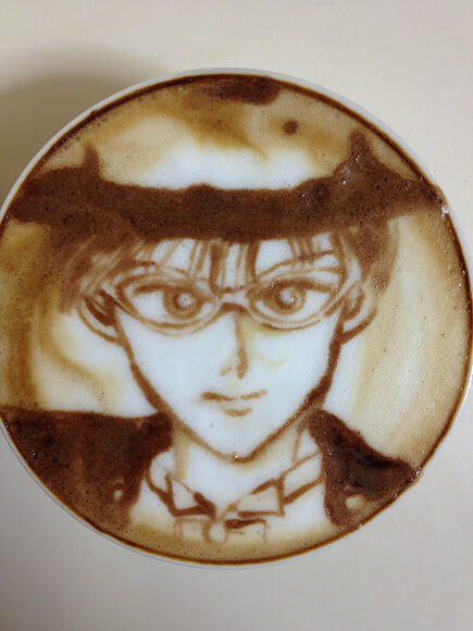 Melukis Sailormoon diatas secangkir kopi