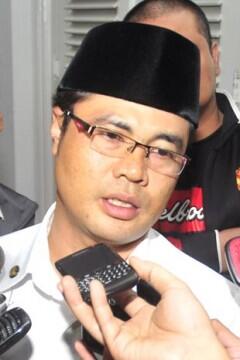 DASYAT.. PETISI BUAT BUBARIN DPRD DKI MENCAPAI 2000 LEBIH TANDA TANGAN