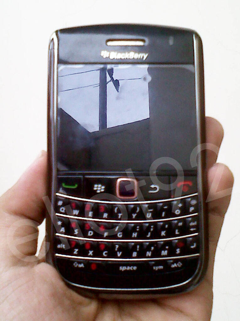 Blackberry Essex 9650. Malang
