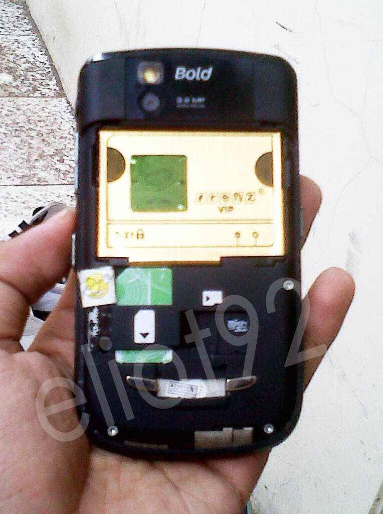 Blackberry Essex 9650. Malang