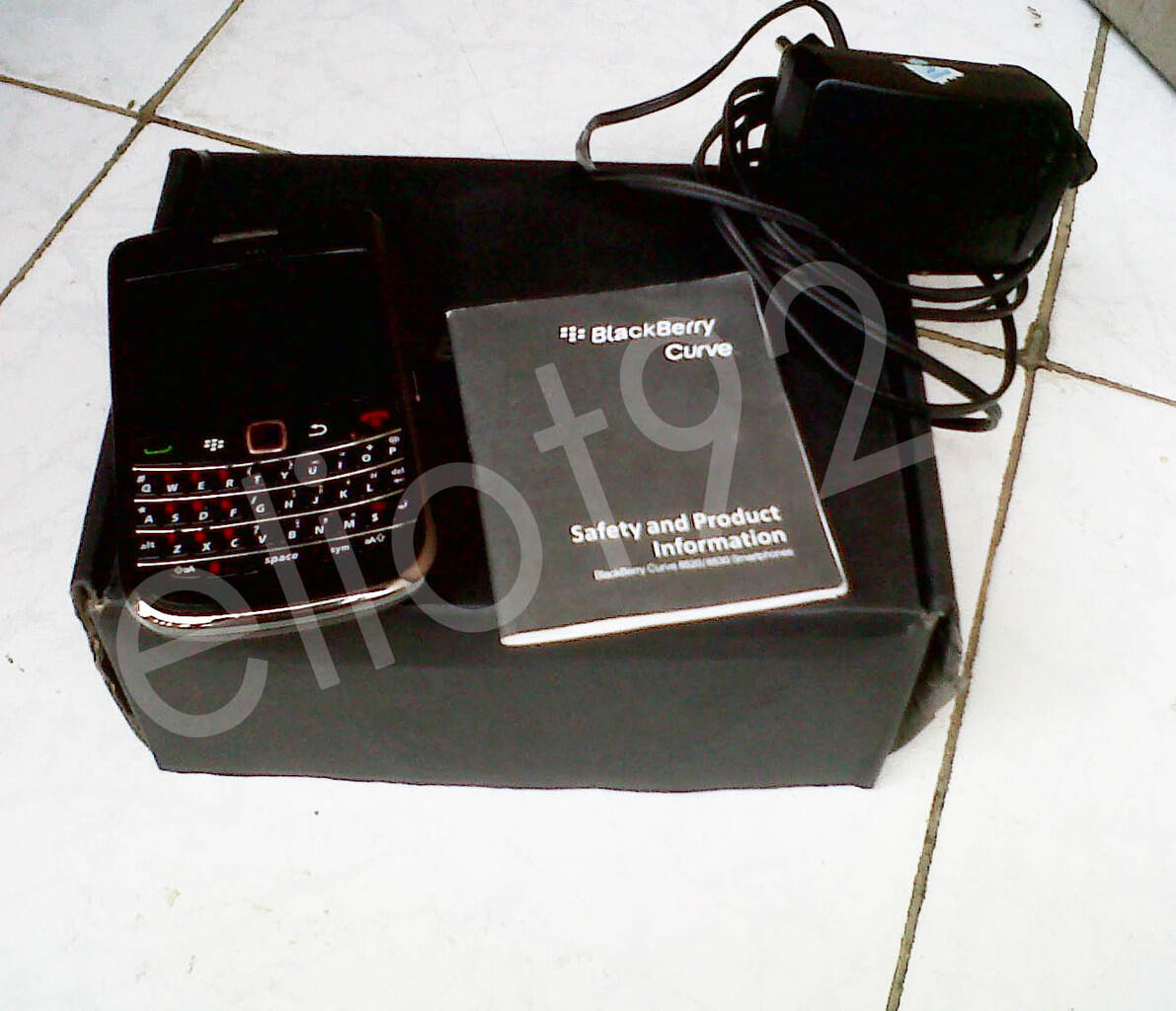 Blackberry Essex 9650. Malang
