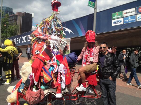 GILA!! NEKAT NAEK BECAK KE WEMBLEY BUAT NONTON FINAL LIGA CHAMPIONS!!! #PIC