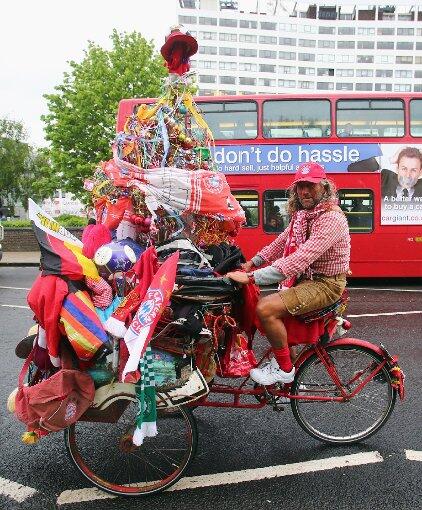 GILA!! NEKAT NAEK BECAK KE WEMBLEY BUAT NONTON FINAL LIGA CHAMPIONS!!! #PIC