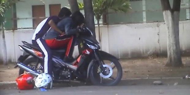 Fenomena Motor Goyang : Pacaran Diatas Motor..Awas Kebablasan gan!! &#91;pict 18+&#93;