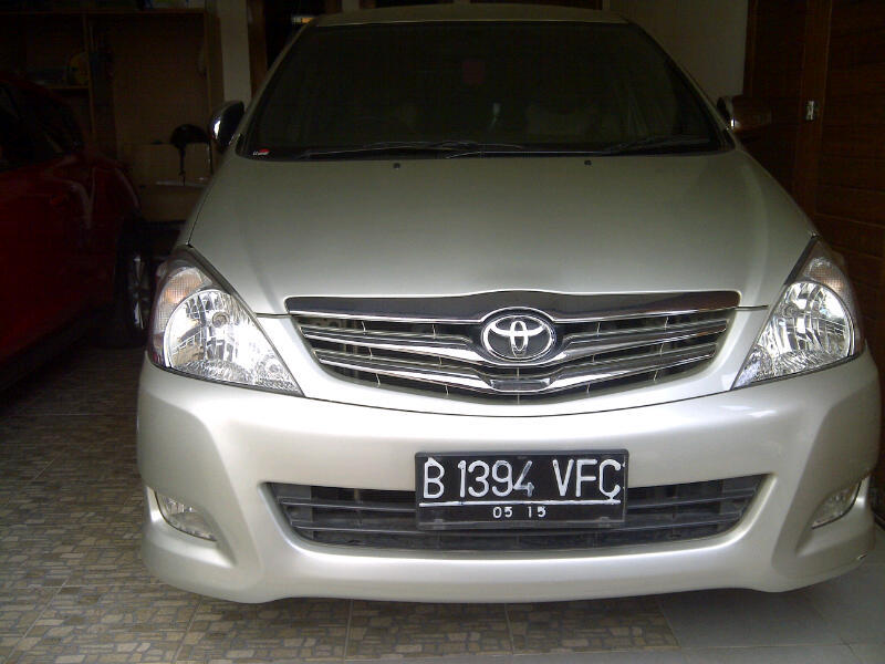 jual toyota innova 2,0 G luxury (captain seat) A/T 2010 plat B