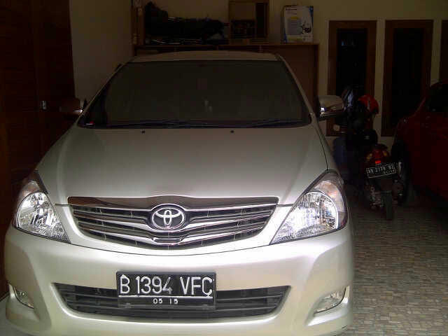 jual toyota innova 2,0 G luxury (captain seat) A/T 2010 plat B