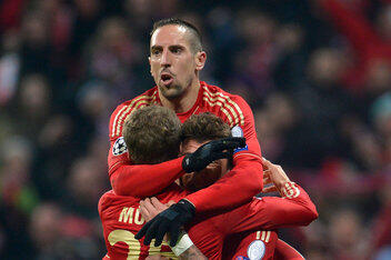 MUNCHEN JUARA CHAMPION 2013