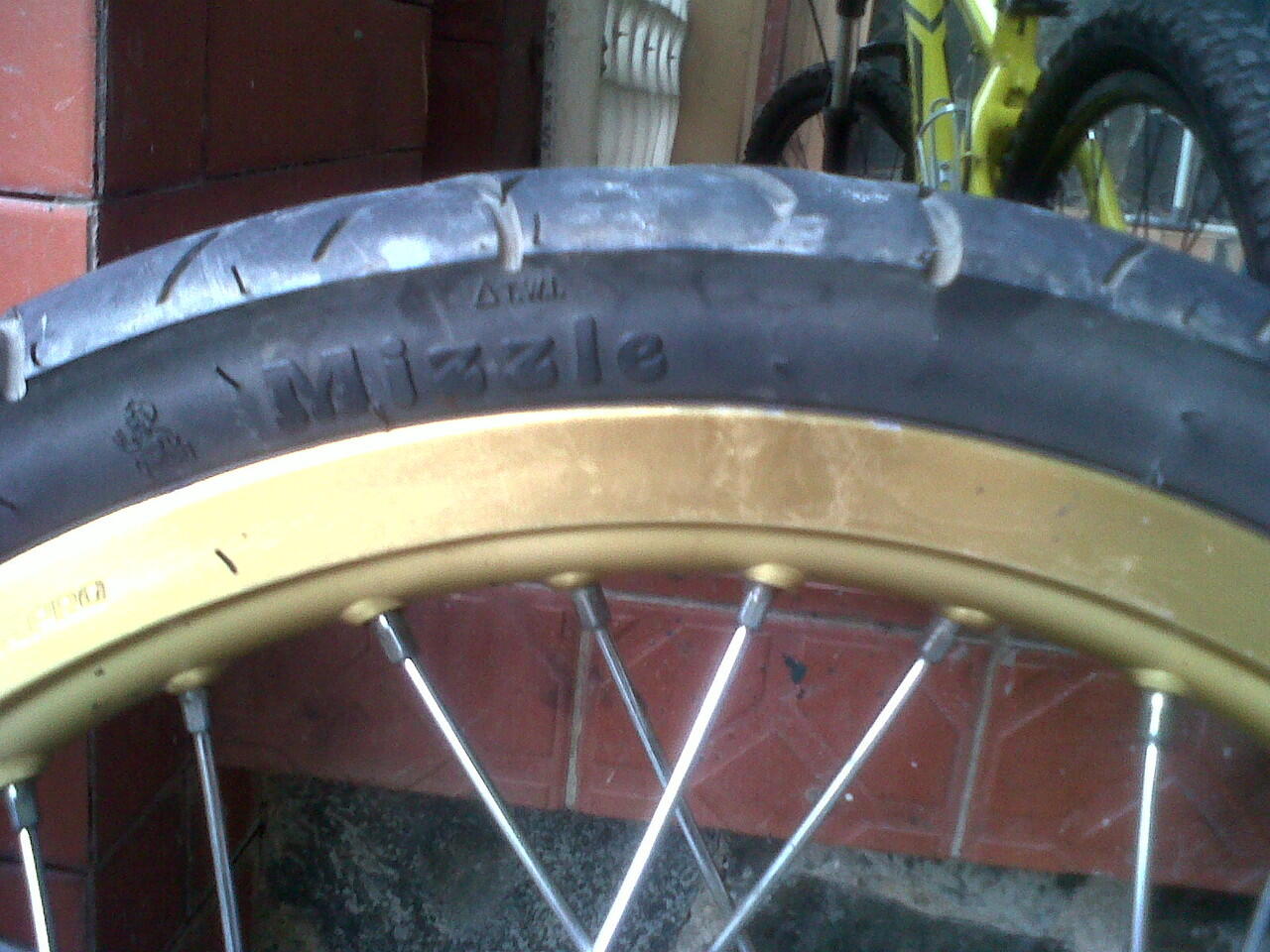 Velg D-max GOLD + ban mizzle