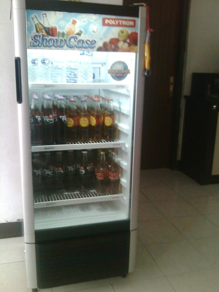jual show case polytron Kinyis Kinyis