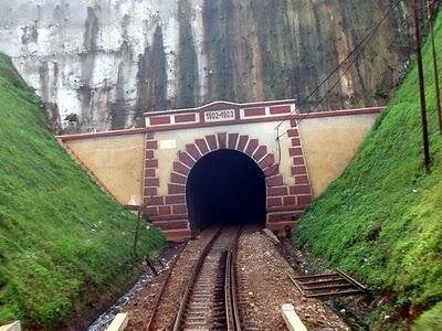 10 Terowongan Kereta Api Terpanjang di Indonesia