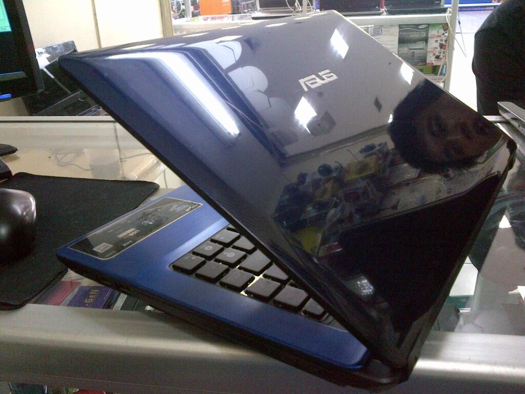 Laptop, notebook Asus A43E Core i3 2330M sandybrige 2GB 500GB dvdrw mulus banget...