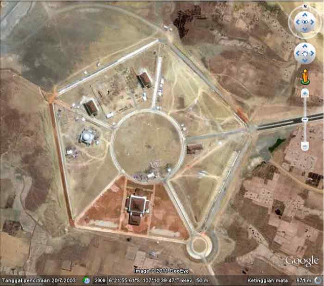 Struktur misterius di Karawang terlihat dari Google Earth