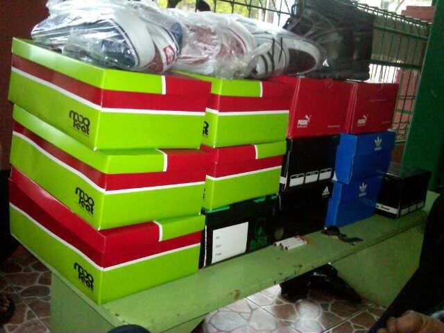 SEPATU DR. MARTENS & DR. FARIS