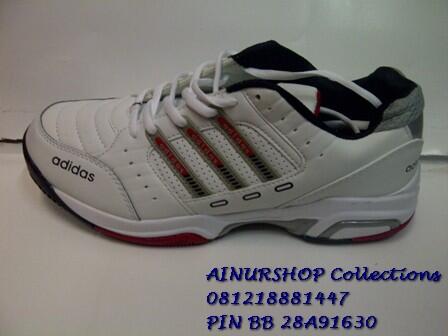 SEPATU TENNIS ADIDAS, ADIDAS TENNIS GRADE ORIGINAL, READY STOK SIZE 40-45